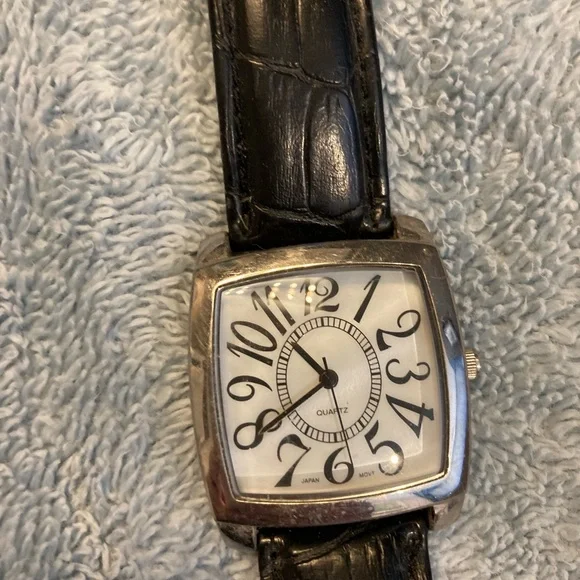 Avon mother of pearl watch - Picture 2 of 3